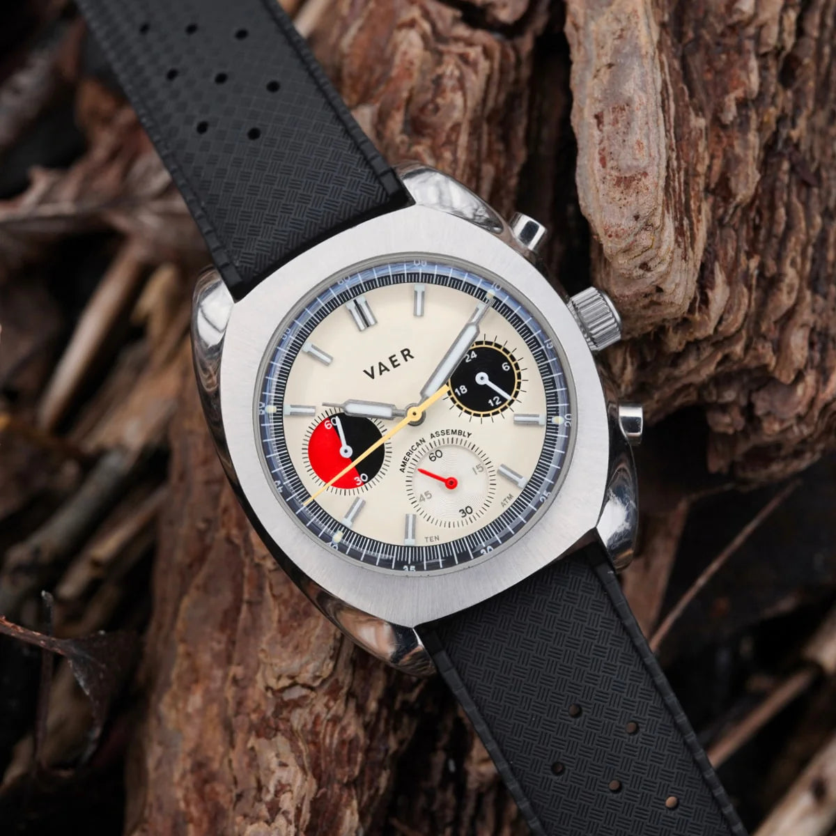 R1 USA Racing Chronograph in Cream 38mm