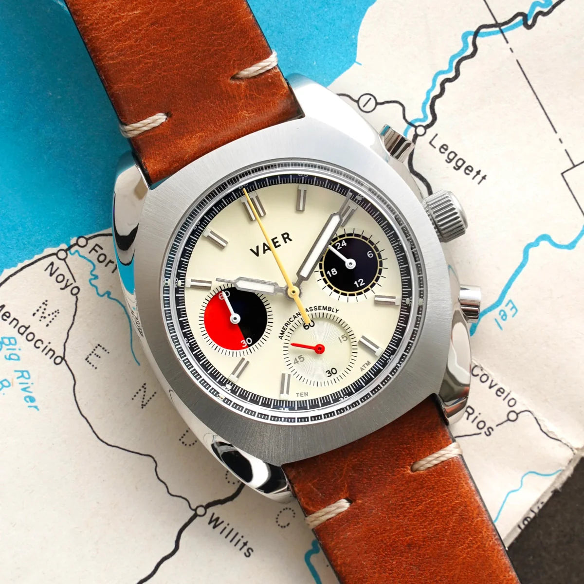 R1 USA Racing Chronograph in Cream 38mm